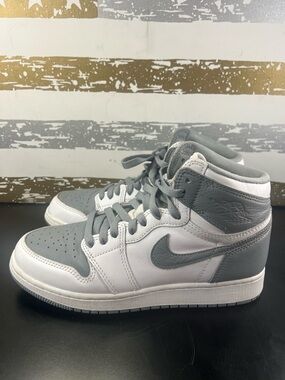 Jordan 1 Retro “Stealth”